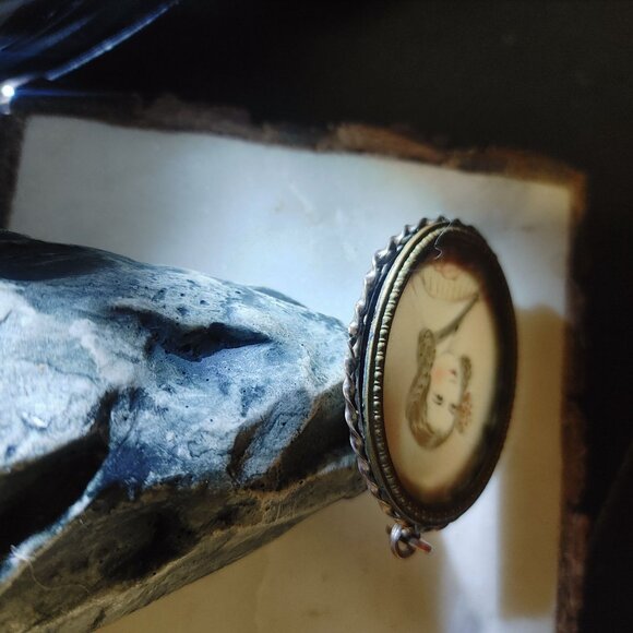 Antique Victorian Pendant 10K Yellow Gold 15 g Hand Painted Miniature Portrait - Picture 7 of 16